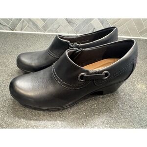 Clarks Genette Danby Black Leather‎ Loafers Women's Sz. 7 M Comfort Career Heels